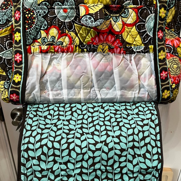 Vera Bradley-Flower Shower-Baby Make a change- diaper bag - Picture 4 of 6